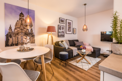ferienwohnung-elbhangvilla-großzuegiger-wohn-und-essbereich