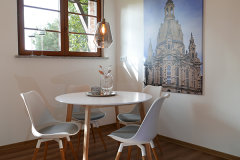 fewo-elbhang-essbereich-ein-Ort-der-zusammenkunft-Kommunikation-und-gemuetlichkeit